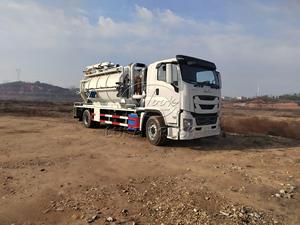 รถบรรทุกฉีดน้ำแรงดันสูง ISUZU พร้อมกับรถดูดสิ่งปฏิกูลแบบสุญญากาศ Italy Roots, รถขนส่งถังบำบัดน้ำเสีย, รถขุดไฮโดร - Product Image 2