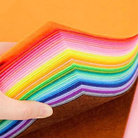 Tissu en feutre de fibres chimiques personnalisable OEM ODM, sûr et non toxique, pour artisanat préscolaire, ornements animaux, jouets éducatifs et sous-verres