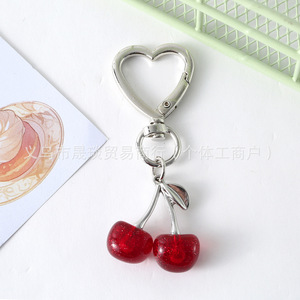 Nuevo Llavero Colgante de Cereza Dulce y Fresca con Hebilla de Corazón, Accesorio para Bolso, Venta al por Mayor en Stock - Product Image 3