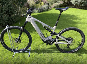 Vélo de montagne tout-terrain Contessa Genius ST 910 TR 12 vitesses, léger, en fibre de carbone, avec freins à disque, neuf, modèle 2025 - Product Image 3