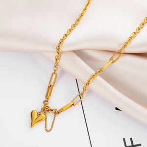 เครื่องประดับสแตนเลสขายส่ง แฟชั่นทันสมัย สร้อยคอชุบทอง 18K ชุดสร้อยคอรูปหัวใจ 316L สร้อยคอสแตนเลสสำหรับผู้หญิง - Product Image 5