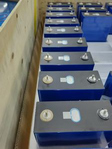 딥 사이클 3.2V 314Ah 280Ah 300Ah 프리즘 리튬 이온 배터리 셀 6000 사이클 수명 태양광 시스템 가전 제품 280Ah - Product Image 5