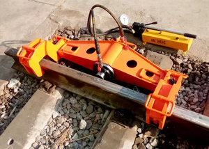 Cintreuse de rails hydraulique pour opérations sur rails horizontaux et verticaux, courbes ou rails droits - Product Image 5