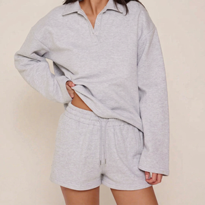 Conjunto de Camiseta Polo Gris de Manga Larga para Mujer con Pantalones Cortos a Juego, Atuendo Informal de Algodón Tejido, Transpirable, de Color Sólido y Largo Regular - Product Image 1
