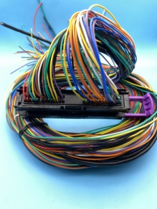 FCI 56ピンメス型ECUコネクタ（シェルとピン付き）211PC562S8009 211PC562S0008、18AWG 3メートルワイヤー付き - Product Image 4