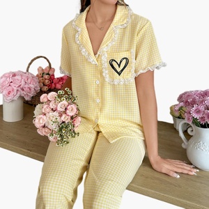 Ensemble de pyjamas d'été personnalisés pour femmes en coton à carreaux, col cranté avec bordure en dentelle, manches courtes, pyjamas en bambou personnalisés pour femmes - Product Image 3