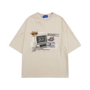 เสื้อยืดสตรีทแฟชั่นทรงใหญ่ ผ้าคอตตอน 100% ระบายอากาศได้ดี ไม่เป็นขุย ยูนิเซ็กส์ ลายพิมพ์สร้างสรรค์สไตล์เรโทร แขนสั้น คอปก สำหรับผู้ชาย - Product Image 2