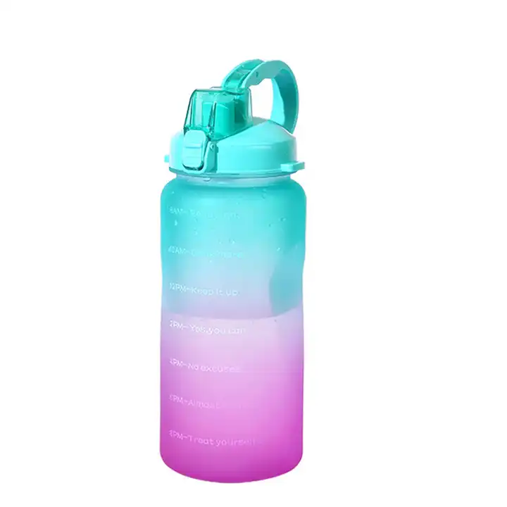 Botella de agua deportiva. botella de plástico para gimnasio.