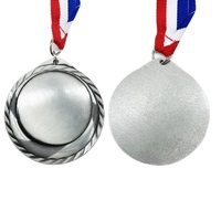 Médailles de football en métal au design de trophée, prix avantageux, vente en gros, ruban gratuit, médailles de sport de football