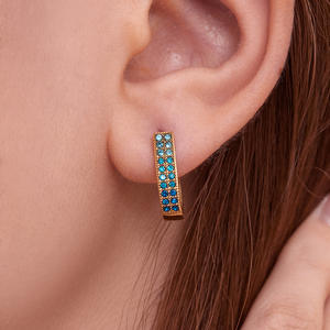 <span class=keywords><strong>ด</strong></span><span class=keywords><strong>รีม</strong></span> <span class=keywords><strong>ซุปเปอร์</strong></span>แฟลช 5A ซิร์คอน ต่างหูรูปตัวยูประดับเพชรหลากสี สไตล์ยุโรปและอเมริกา แฟชั่นหรูหราเบาๆ - Product Image 2