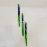 Stylo bille liquide vert à huile avec insert personnalisé en PVC, logo flottant personnalisé, souvenir promotionnel publicitaire