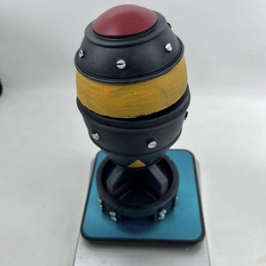 Adorno de Resina con Forma de Misil, Acabado Pintado, Decoración para Interiores y Exteriores, Mesa o Jardín - Product Image 3