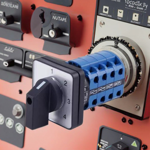 Vôn Kế Đảo Chiều Động Cơ IG26-32A 4 P, Công Tắc Xoay 3 Pha 4 Vị Trí Cam, Công Tắc Điều Khiển Ampe Kế 1-2-3- 4 - Product Image 2