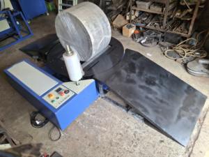 Enrouleur de bobines semi-automatique pour emballage extensible de bobines ou de rouleaux. - Product Image 2