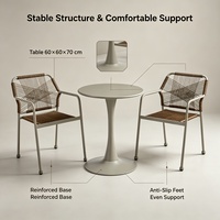 Ensemble de meubles de bistrot d'extérieur modernes résistants aux intempéries, table ronde blanche Tulip, 2 fauteuils en rotin pour balcon et jardin