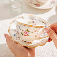 Coffret cadeau personnalisé or arabe poignée bord fleur design porcelaine tasses à expresso en céramique café thé ensemble avec soucoupe