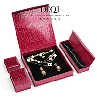 Boîte à bijoux en PU personnalisée DEQI avec motif crocodile, boîte à bijoux pour pendentif, bague, collier, boîtes en papier à fermeture magnétique