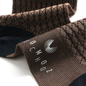 جوارب رجالية عالية الجودة فاخرة بشعار ونمط مخصص طاقم محبوك من النايلون بحجم حر للعمل وموسم الصيف - Product Image 4