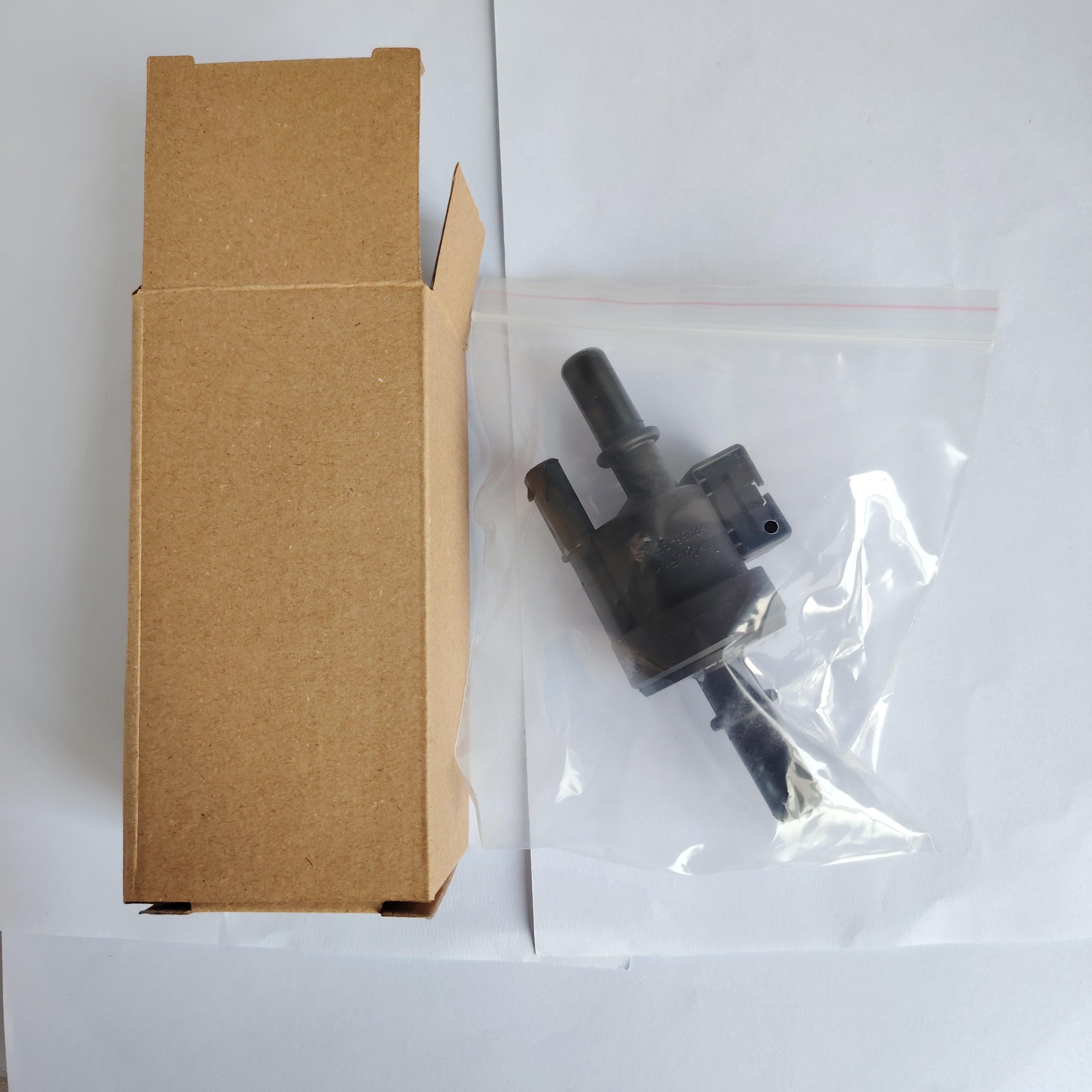 F01R00KA03 F01R00KA03 F01R00Q032 23647319 Vapor Canister Purge Solenoid Control Valve for Wuling Hongguang Baojun - Product Image 2 of 2