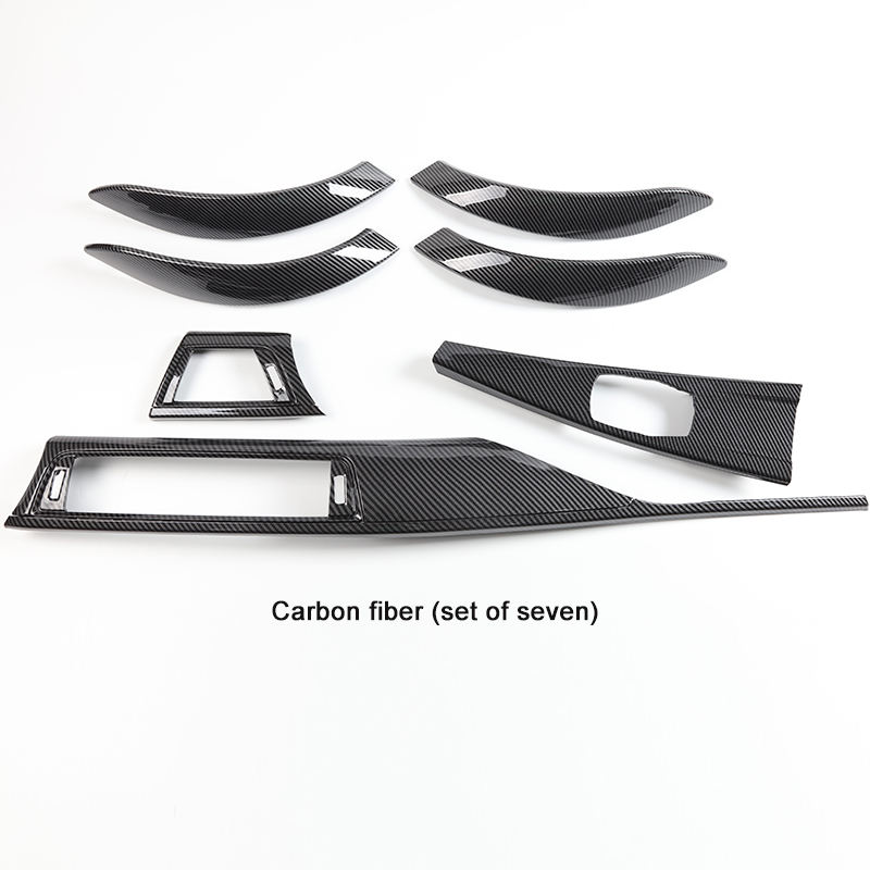 Set di sette pezzi in fibra di carbonio