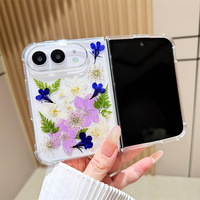 Coque transparente tendance avec fleurs séchées, paillettes et sequins pour iPhone DUO, en époxy transparent
