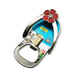 Imán de Refrigerador con Recuerdos de las Islas Tropicales del Caribe, Sandalias de <span class=keywords><strong>St</strong></span>. <span class=keywords><strong>Kitts</strong></span> y <span class=keywords><strong>Nevis</strong></span> con Forma de Chanclas y Abrebotellas - Product Image 3