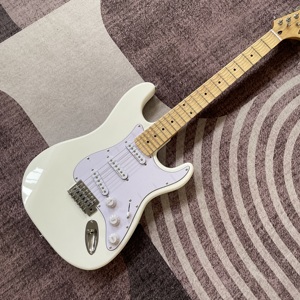 ฟิงเกอร์บอร์ดกีตาร์สีขาว พร้อมคุณสมบัติ SSS Flabellate Maple Neck จัดส่งรวดเร็ว - Product Image 1
