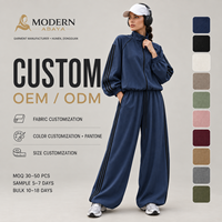 Ensemble de survêtement Triple Stripe : Veste zippée à col montant et pantalon large – Tenue de sport décontractée Athleisure – Vente en gros personnalisée
