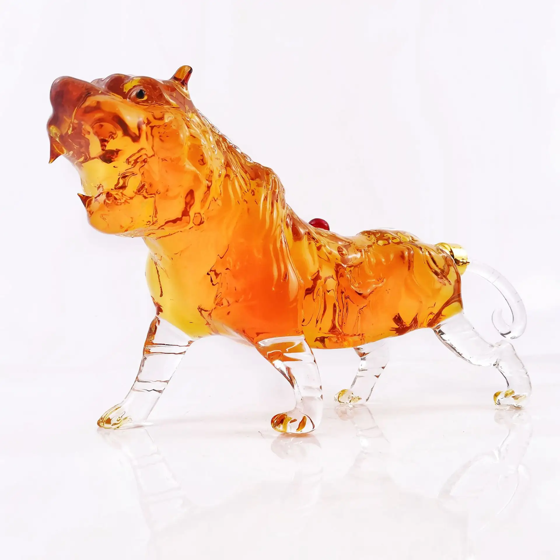 ホット販売口吹き中国干支ウイスキー虎馬豚犬動物の形空のガラスワインボトル