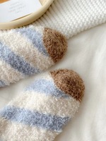 Chaussettes d'hiver douillettes pour femmes avec logo personnalisé, chaussettes à rayures mignonnes, longueur haute, respirantes, durables, chaussettes douillettes de Noël