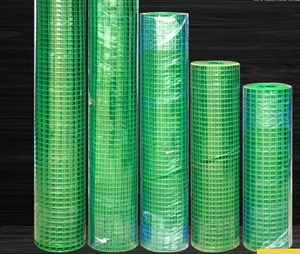 Malla Electrosoldada Recubierta de PVC de 1/2, 3/4 y 1 Pulgada en Rollo para Cercas, Jaulas de Animales y Construcción - Product Image 3
