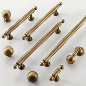 Maniglia <span class=keywords><strong>Vintage</strong></span> in Ottone per Armadi - Pomello Francese Mid-Century a Foro Singolo per Guardaroba in Rame Massiccio - Product Image 4