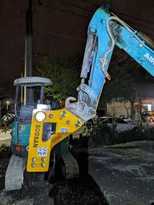 SOOSAN New SB20 Side Type Hydraulic Breaker Core Componentes Motor y martillo para las industrias de la construcción - Product Image 6