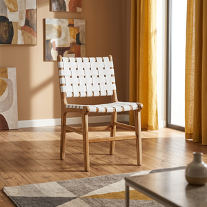 Fabriquée en bois de teck de qualité supérieure, cette chaise offre une robustesse fiable, un confort et un charme naturel sophistiqué. - Product Image 6