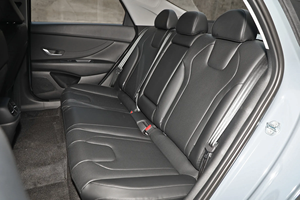 <span class=keywords><strong>Auto</strong></span> Usate Hyundai Elantra 2021 1.5L CVTLUX Edizione Lusso Berlina Euro VI Guida a Sinistra Benzina 100-150 CV 100-200 Nm - Product Image 6