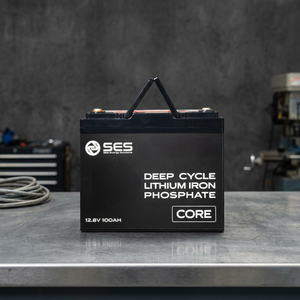 Le démarreur de voiture SES est doté d'une batterie LiFePO₄ robuste de 1280 Wh, assurant des démarres rapides et fiables et une fiabilité inégalée. - Product Image 3