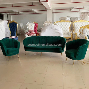 Muebles <span class=keywords><strong>para</strong></span> Bodas, Sofá Moderno de Terciopelo Blanco con Patas Doradas Metálicas, Sofá <span class=keywords><strong>para</strong></span> Bodas - Product Image 3