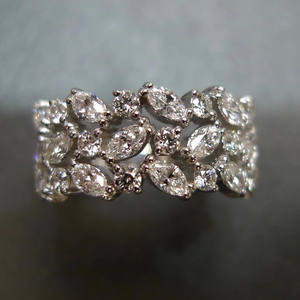 Anello da Donna in Oro Bianco con Diamante Taglio Marquise Colore D Naturale Stile Classico per Fidanzamento - Product Image 3