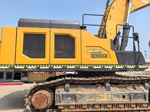 Excavadora Compacta Hidráulica de Cadenas XE650GK 65T con Capacidad de Cucharón de 2.6m, Motor Hitachi de Alta Eficiencia y 338kW de Potencia - Product Image 3