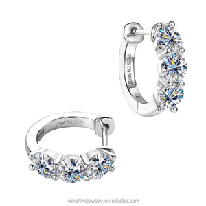Pendientes de Aro Finos con Diamantes de Moissanita, Plata de Ley 925, Pendientes de Moissanita de 4 mm, Chapado en Oro de 14K - Product Image 6