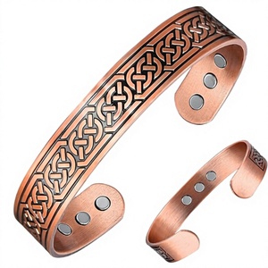 Elegante Brazalete Abierto de Cobre con Acabado de Cadena Entrelazada Forjada, Joyería Metálica de Moda con Diseño Exquisito - Product Image 1