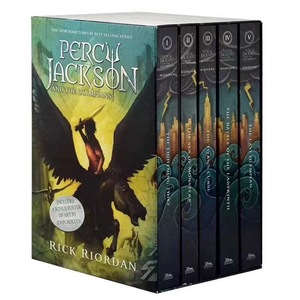 Edición original en inglés <span class=keywords><strong>de</strong></span> Percy Jackson y los Dioses del Olimpo: El Ladrón <span class=keywords><strong>de</strong></span> Rayos, juego <span class=keywords><strong>de</strong></span> <span class=keywords><strong>libros</strong></span> en caja, todos los 5 volúmenes. - Product Image 1