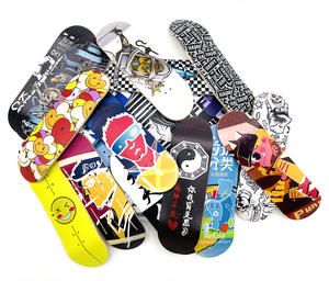 Jouets de bureau cadeaux doigt planche à roulettes puzzle décompression créatif bout des <span class=keywords><strong>doigts</strong></span> <span class=keywords><strong>mini</strong></span> planche à roulettes en bois - Product Image 3