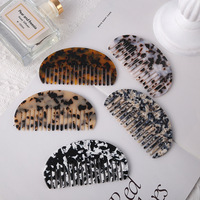 JunYiBeauty Peigne de coiffure droit à logo personnalisé Peigne à cheveux à dents larges en acétate ultra-mince demi-cercle pour femmes maison personnalisée