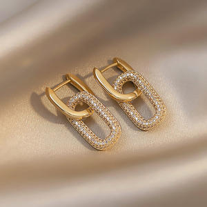 Pendientes de Aro Redondos Minimalistas con Baño de Oro, Joyería Geométrica para Mujer, Estilo Individualista, Dropshipping Shopify - Product Image 6