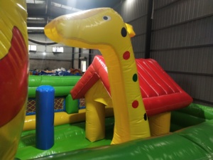 Castillo Inflable <span class=keywords><strong>de</strong></span> PVC Pequeño en Oferta, para Diversión Infantil al Aire Libre, con Diseño Divertido, Fácil <span class=keywords><strong>de</strong></span> Instalar, Capacidad para 12-15 Personas - Product Image 3