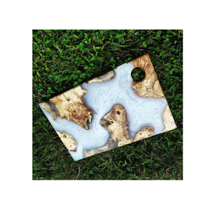 Tabla de Cortar de Madera con Diseño de Borde Natural, Incrustaciones de Resina Premium, Tabla de Cortar de Madera Sólida y Duradera - Product Image 4