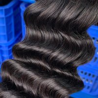 Extensioni per capelli a doppia trama con cuticole allineate, extension a I-Tip in capelli umani ondulati, capelli vergini non trattati in blocco