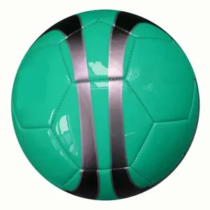 Diseño de logotipo personalizado de alta calidad Niños Fútbol Nuevo estilo PVC Balones de fútbol Máquina Puntada Alta retención de aire Tamaño 5-Venta al por mayor - Product Image 6