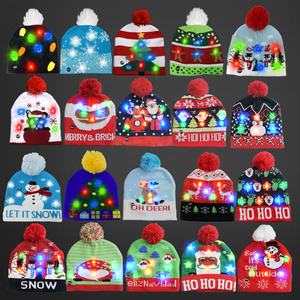 Kış Noel Partisi ve Kutlamaları için Özel Kısa LED'li Noel Baba Örgü Şapkası, Ponponlu, Yüksek Kalite - Product Image 1